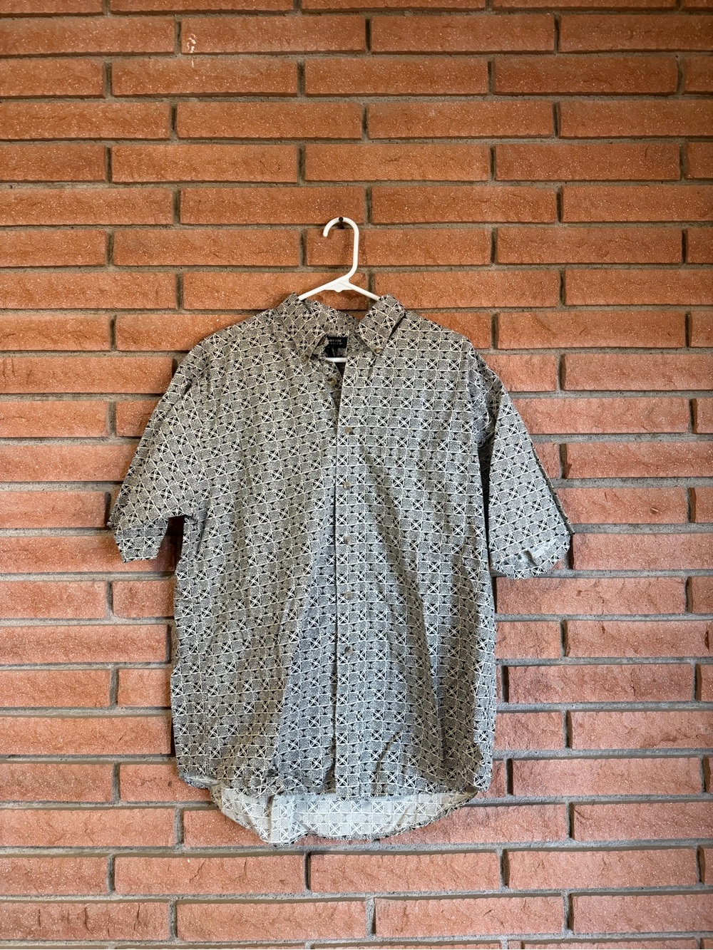 Men's Short-Sleeve Patterned button up Shirt - black and cream